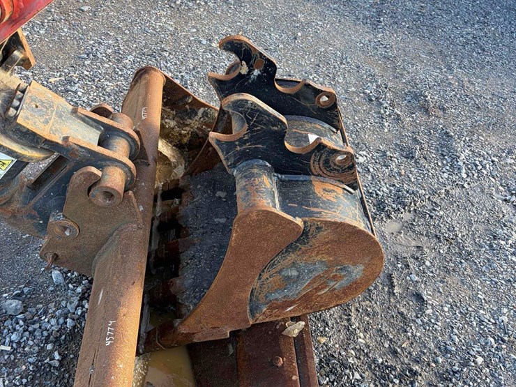 2018-kubota-kx040-image-11