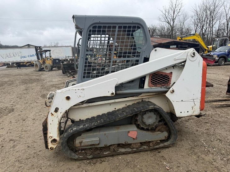 2016-bobcat-t450-image-1