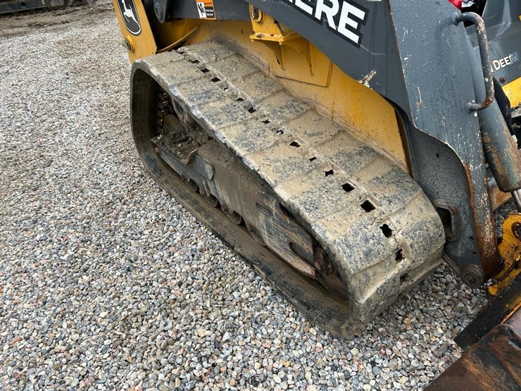 2020-deere-317g-image-12