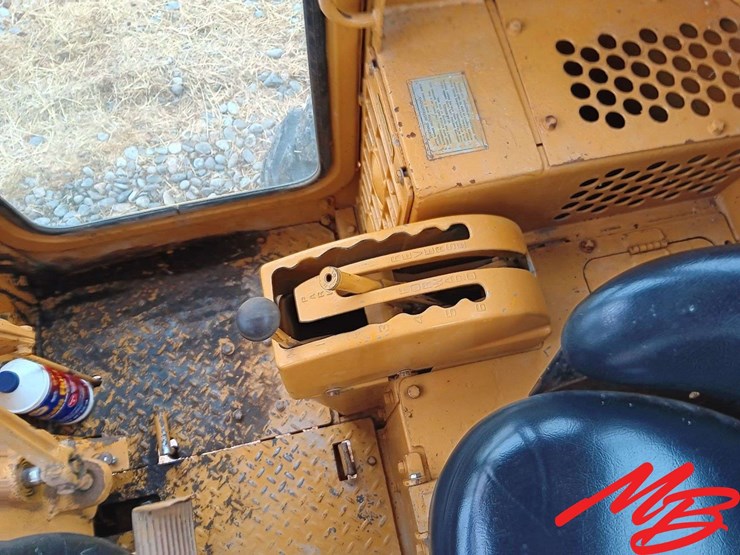 caterpillar-120-image-9