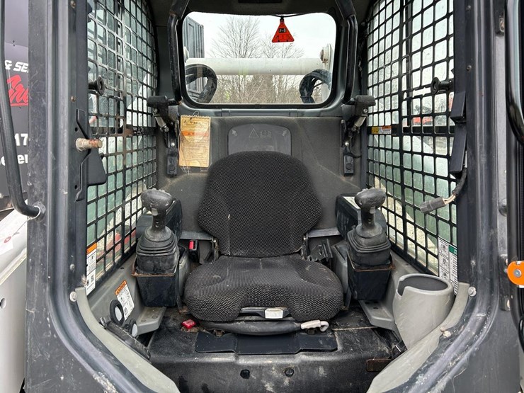 2023-bobcat-t870-image-19