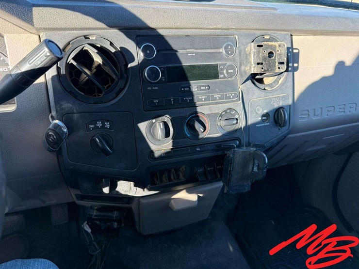 2010-ford-f350-image-29