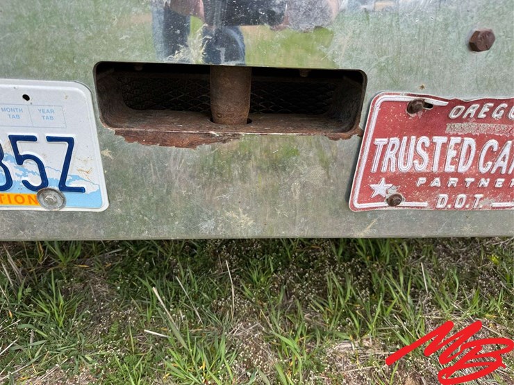 1990-freightliner-fld120-image-32