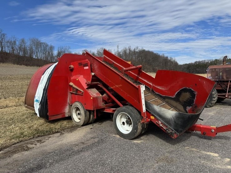 versa-bagger-id900n-silage-bagger---off-site-image-1