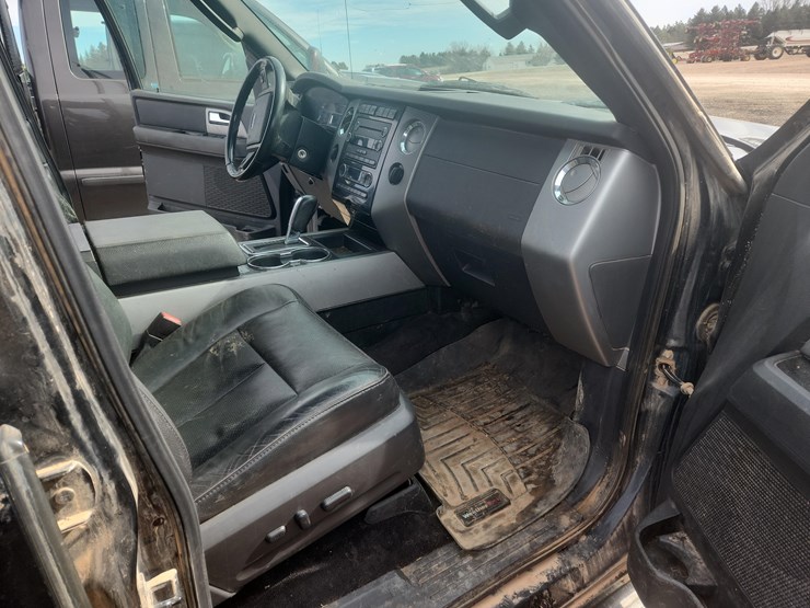2011-ford-expedition-limited-image-12