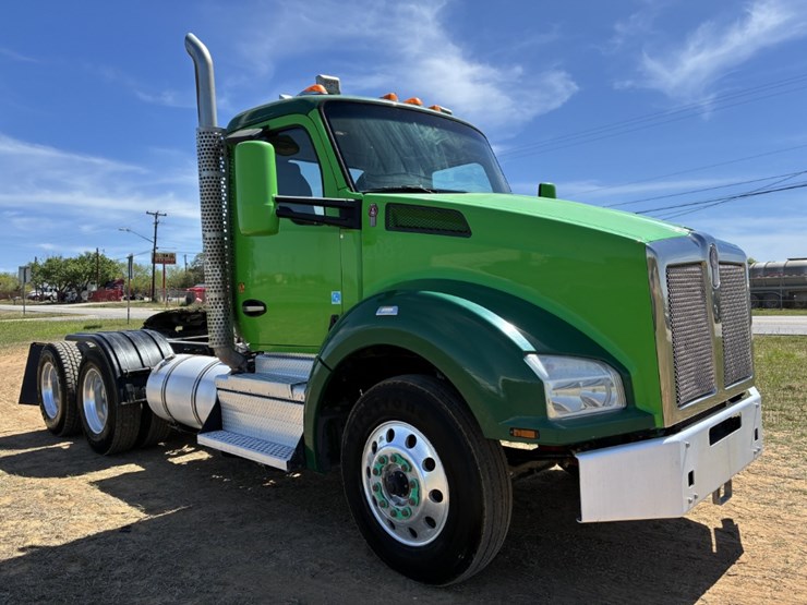 2019-kenworth-t880-image-3