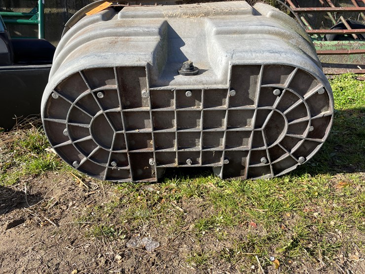 #6074-•-rubbermaid-poly-tank-image-8
