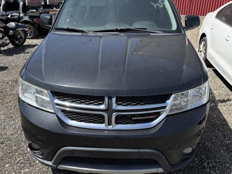 2012-dodge-journey-sxt-image-2