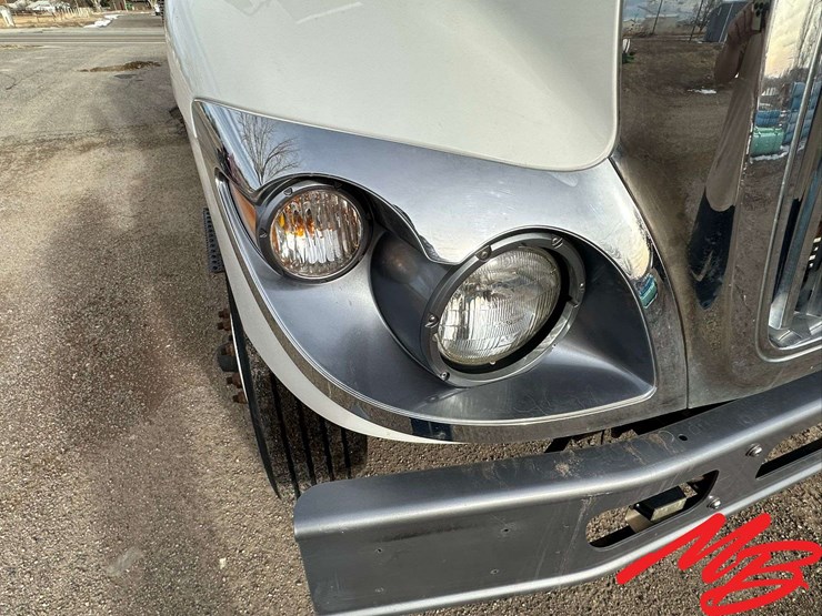 2008-international-7400-image-30