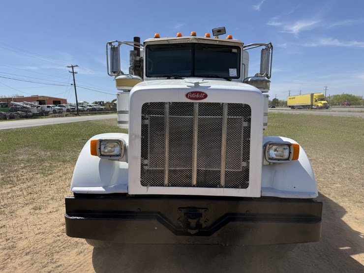 2013-peterbilt-367-image-2