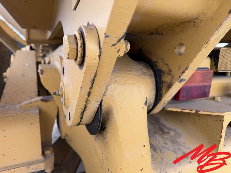 caterpillar-740-image-35