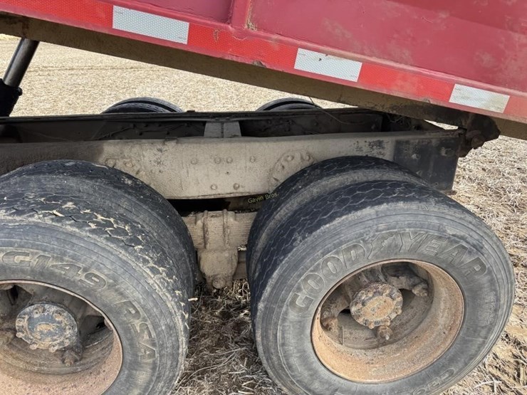 1980-ford-8000-image-16