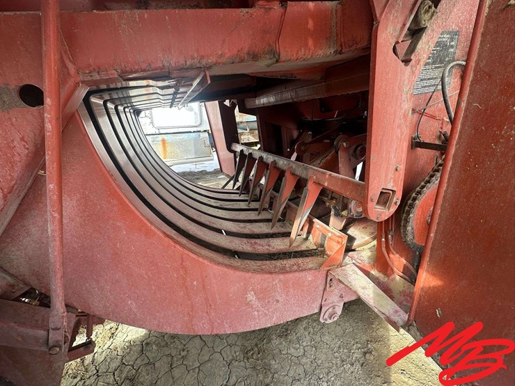 hesston-4900-image-193