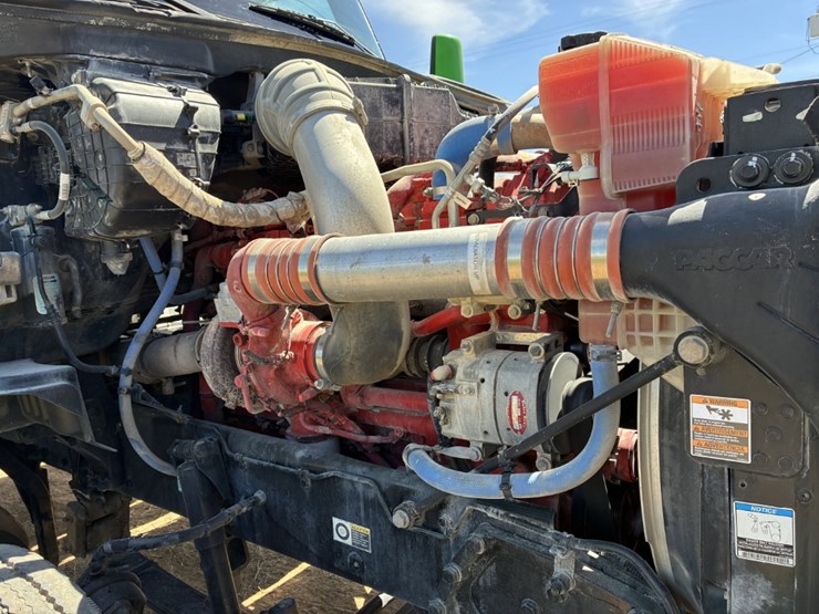 2019-kenworth-t880-image-8