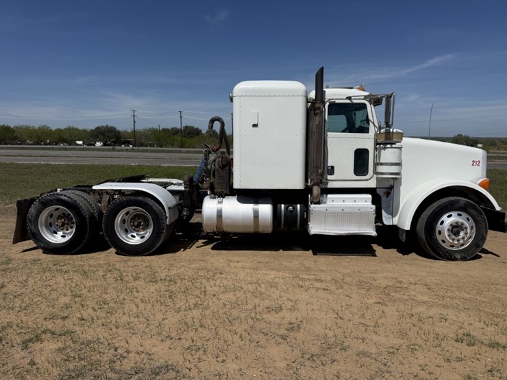 2013-peterbilt-367-image-4