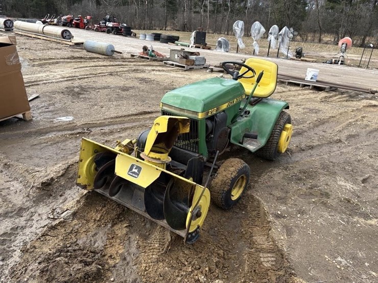 john-deere-212-image-1