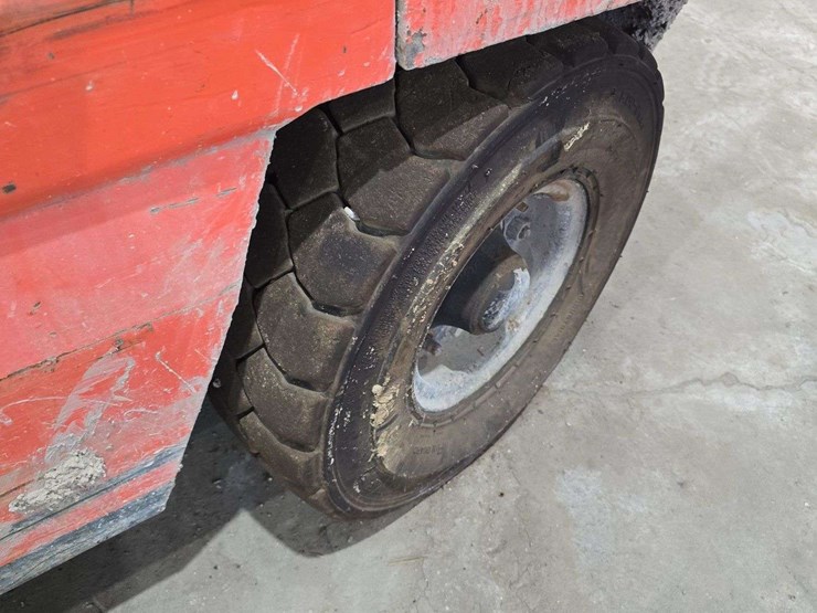 toyota-forklift-,9247-hours,-lp,-4600lb-machine,-side-shift,-3-stage-image-11