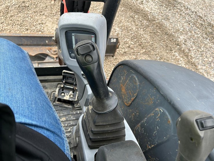 2015-kubota-u35-4-image-23