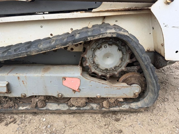 2016-bobcat-t450-image-18