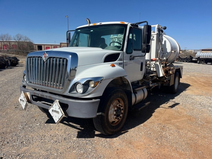 2011-international-workstar-7300-image-1