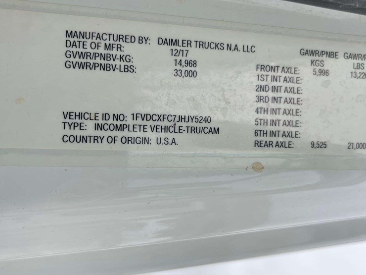 2018-freightliner-m2-106-image-7