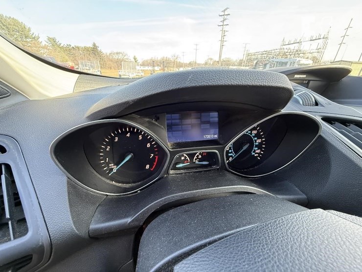 2015-ford-escape-se-image-9