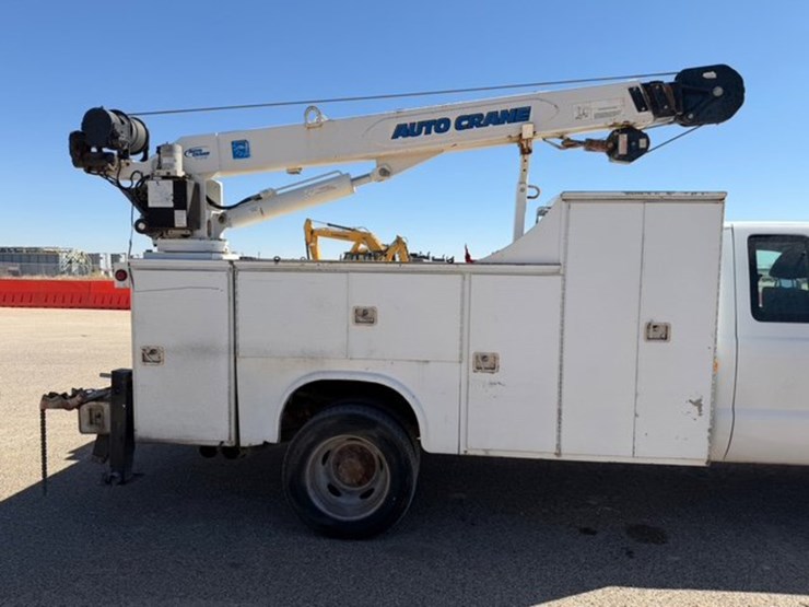 2013-ford-f550-image-4