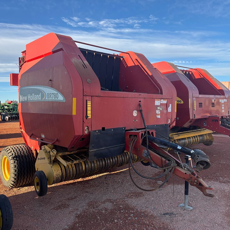 2005 NEW HOLLAND BR780