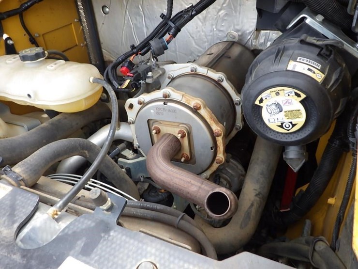 2017-deere-317g-image-8