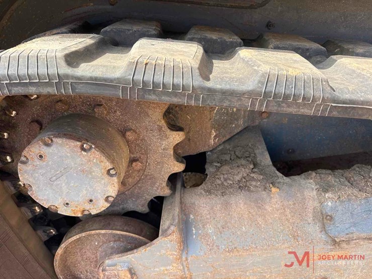 2019-takeuchi-tl8-image-13