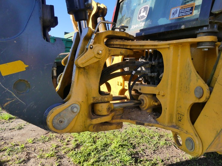 2016-deere-310l-image-9