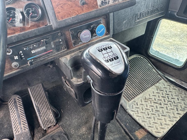 1998-kenworth-t600-image-31