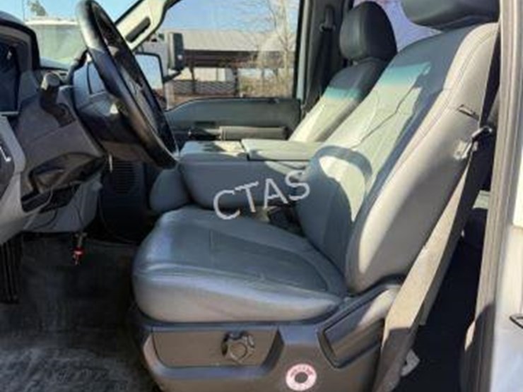 2011-ford-f550-image-28