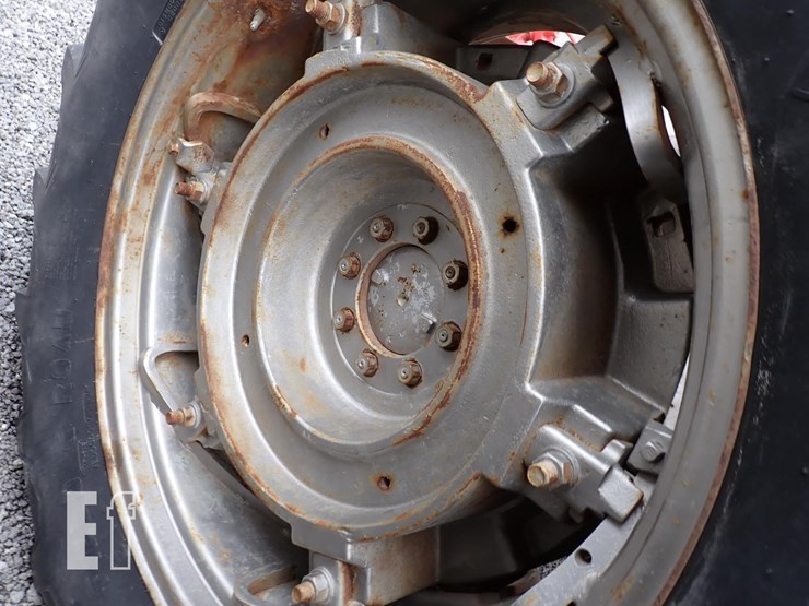 massey-ferguson-1085-image-9