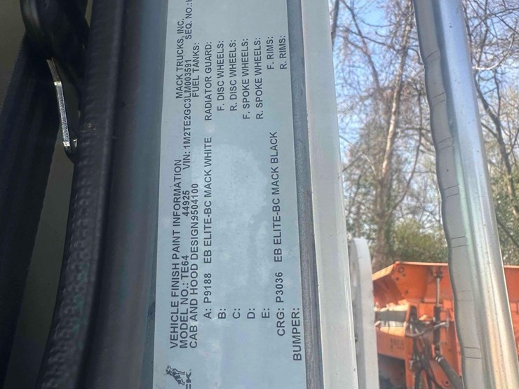 2020-putzmeister/sany-sy38z-200-38m-mounted-on-2020-mack-te64-6x4-concrete-pump-truck-image-8