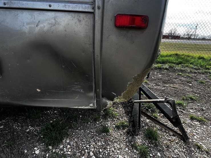 l1--2006-escalade-32'-travel-trailer-image-6