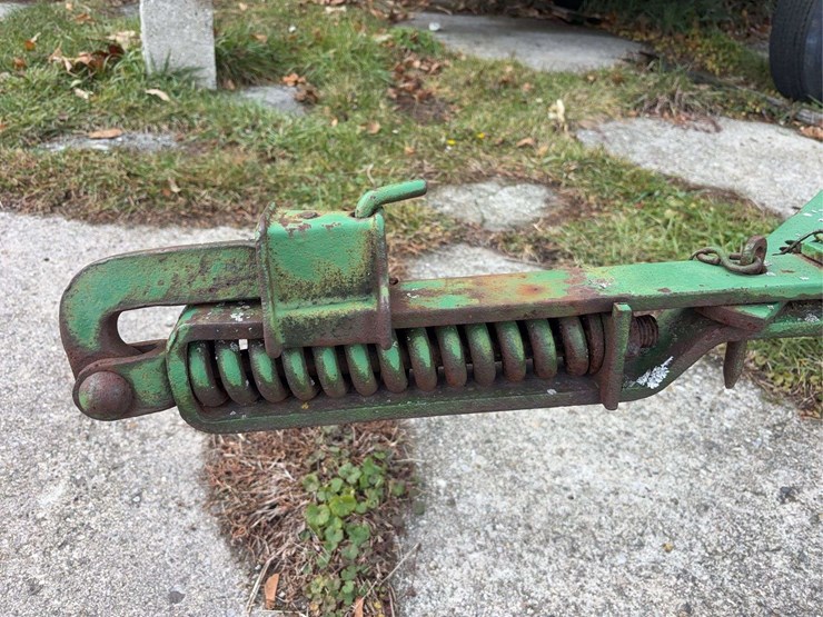 john-deere-12-image-30