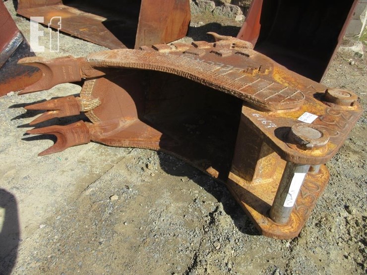 caterpillar-330-image-1