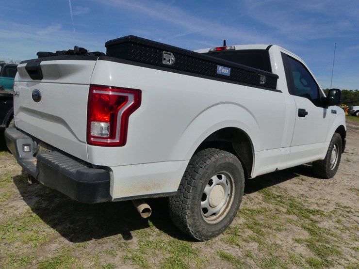 2017-ford-f150-xl-image-4