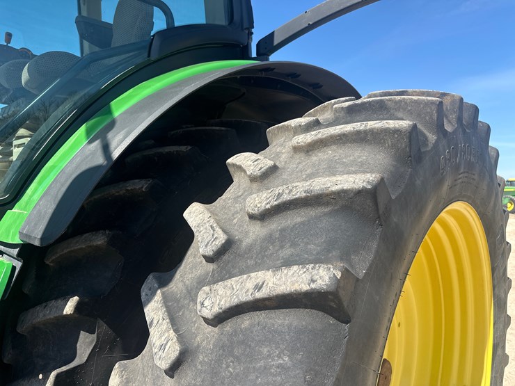2016-john-deere-8320r-image-5