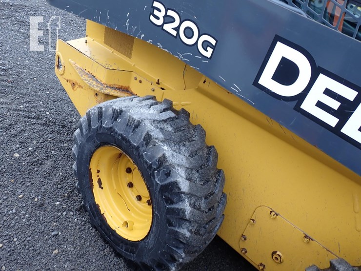 deere-320g-image-5