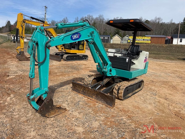 ihi-25gx2-mini-excavator-image-3