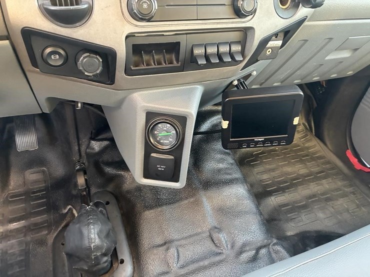 2016-ford-f650-xlt-image-16