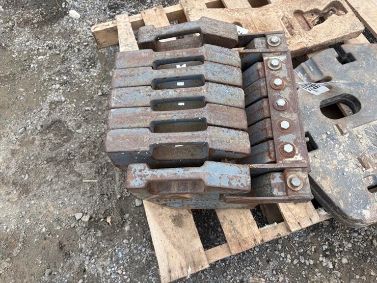 kubota-suitcase-weights-&-bracket-image-2