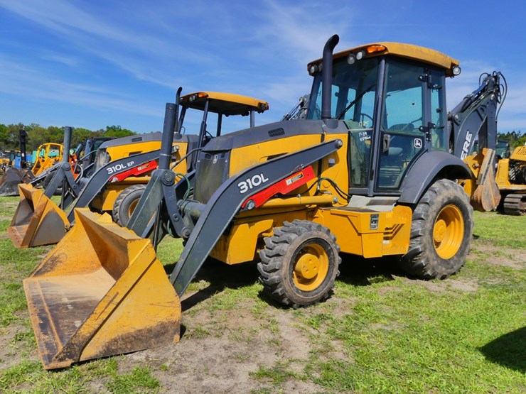 2016-deere-310l-image-1