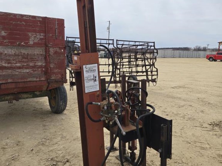 #395-•-shaver-hd8-skid-loader-post-driver-image-4