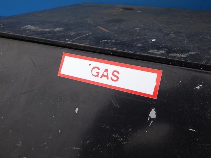 2017-genie-gs-4390-scissor-lift-image-14