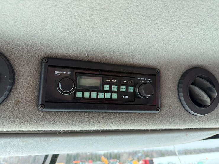 massey-ferguson-8780-image-75