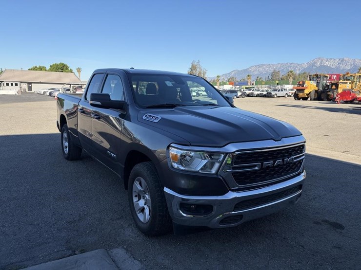 2022-ram-1500-big-horn-image-2