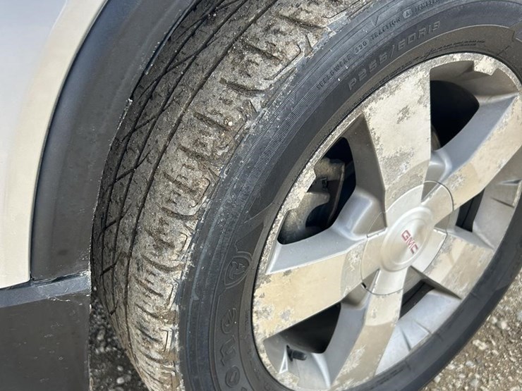 2012-gmc-acadia-image-23